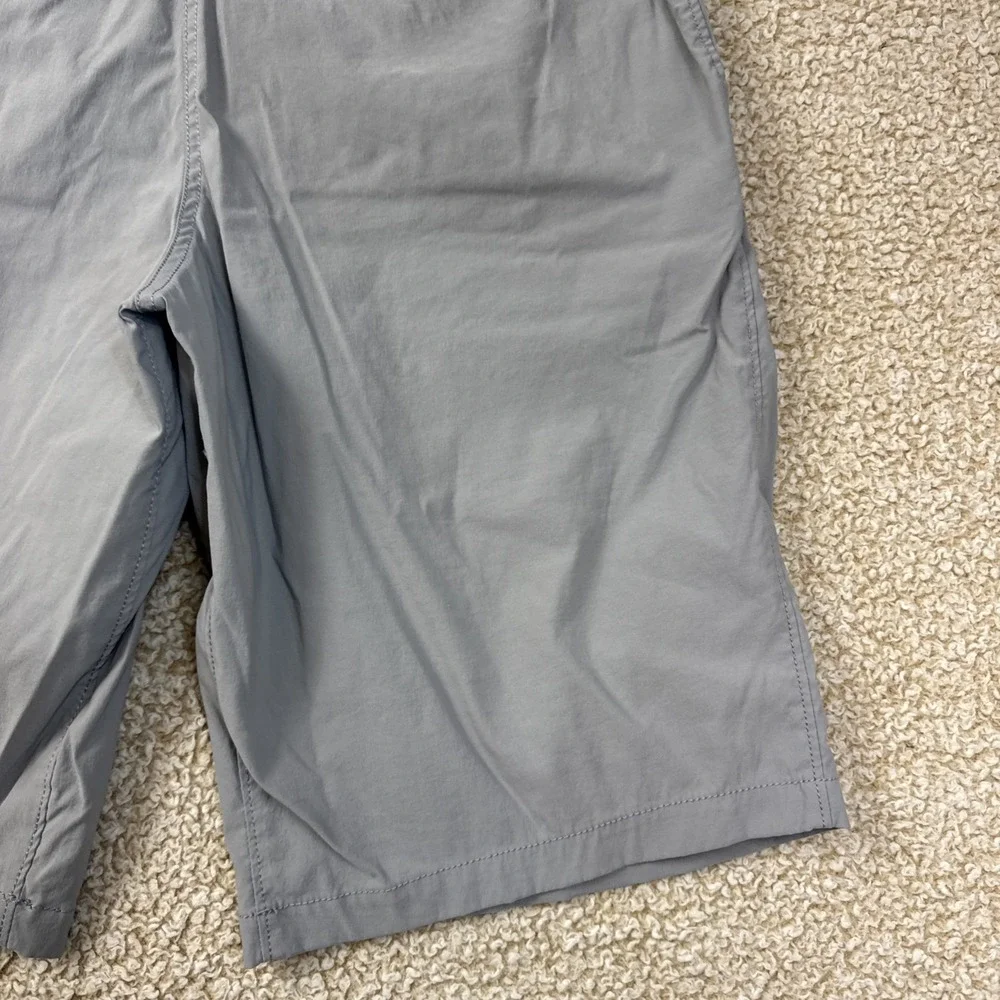 The North Face Mens Grey Flat Front Chino Shorts Size 32 Charcoal Outdoor Hiking